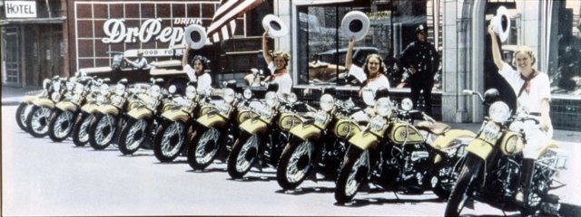 motorcyclegirls.jpg